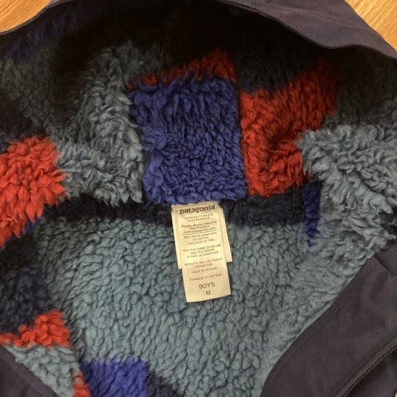 KId's Patagonia Fleece Lined Winter Jacket - Picture 2 of 5